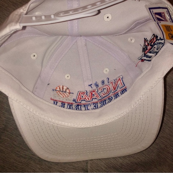 Vintage 1997 ncaa basketball isu Iowa state cyclones deadstock hat - Picture 5 of 5